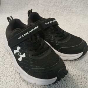 Under Armour Kids Black and White Sneakers
